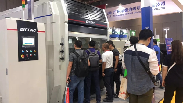 迪峰机械出席国际木工机械展,为涂装行业发展提供智能化支持