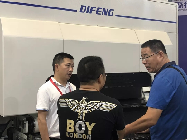 迪峰机械出席国际木工机械展,为涂装行业发展提供智能化支持