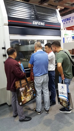 迪峰机械出席国际木工机械展,为涂装行业发展提供智能化支持