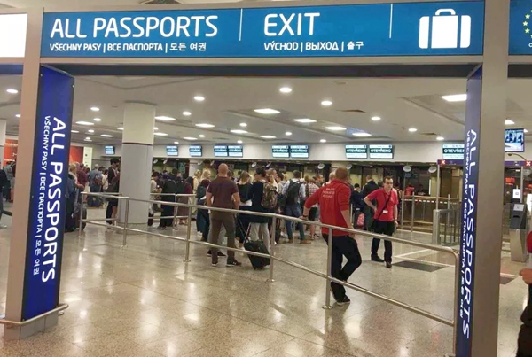 兄弟木门代表中国木制品行业走出国门,为国争光!