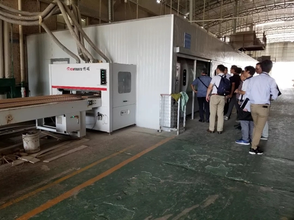 日本全丽雅设计公司一行参观考察木斯特惠州生产基地