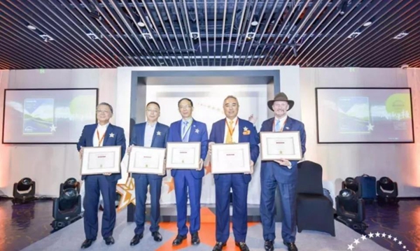 森鹰门窗廿周年庆典:聚焦铝包木,只为一扇窗