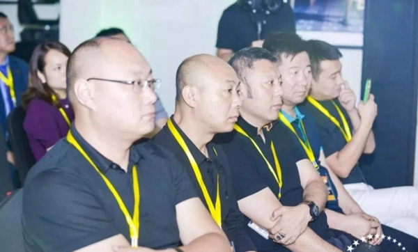 森鹰门窗廿周年庆典:聚焦铝包木,只为一扇窗