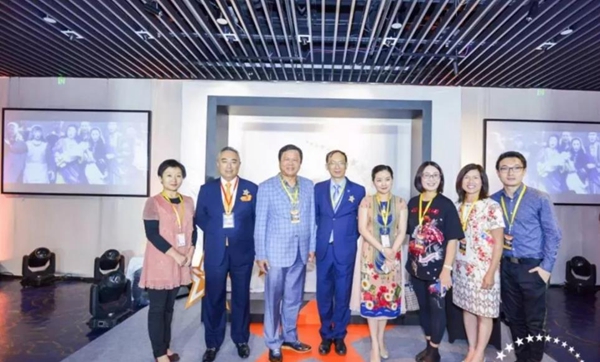 森鹰门窗廿周年庆典:聚焦铝包木,只为一扇窗