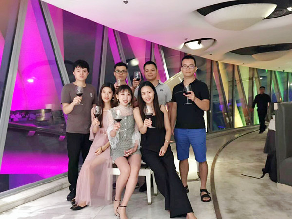 月上小蛮腰，这一顿值了！