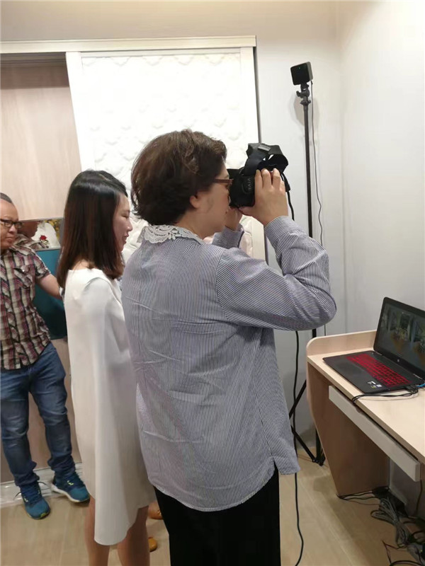 壹家壹品马来西亚旗舰店开业：马来西亚沙巴州副州长兼旅游、文化及环境部长亲临现场祝贺
