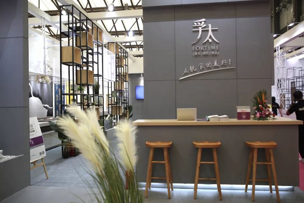 “入坑”新零售，让你的人生C位出道！
