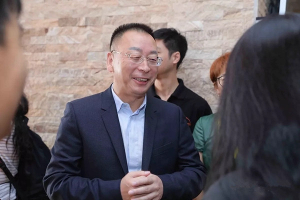 《心城市》巅峰论坛成功举办 森鹰门窗边书平发表《节制》为题演讲