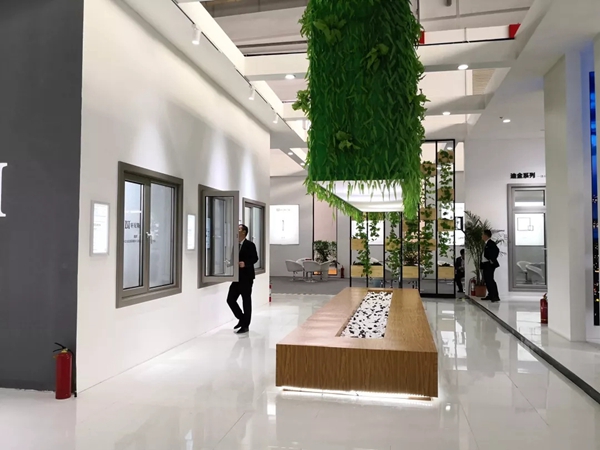 轩尼斯门窗品牌荣耀再现BIHD·2018北京国际建博会