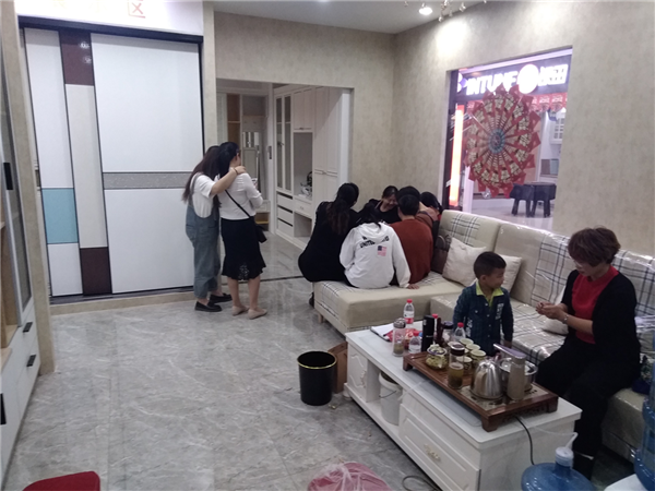 旗舰起航：品爱定制家居河南郑州店耀世开业！