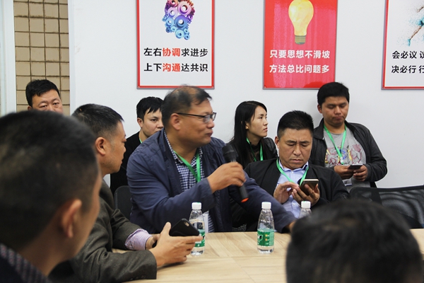 成都居里亚橱柜衣柜与河南定制家居行业商会交流分享，携手共赢