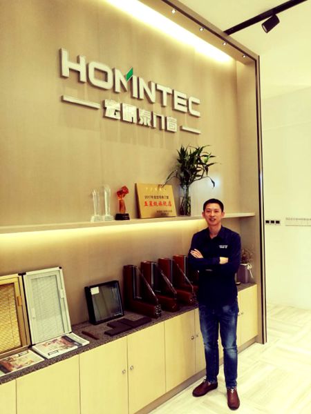 宏明泰铝包木窗明星经销商陈总：踏踏实实搞研发，做好每一扇门窗
