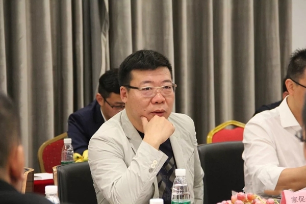 伊百丽全屋定制与全国35家建材卖场洽谈战略合作