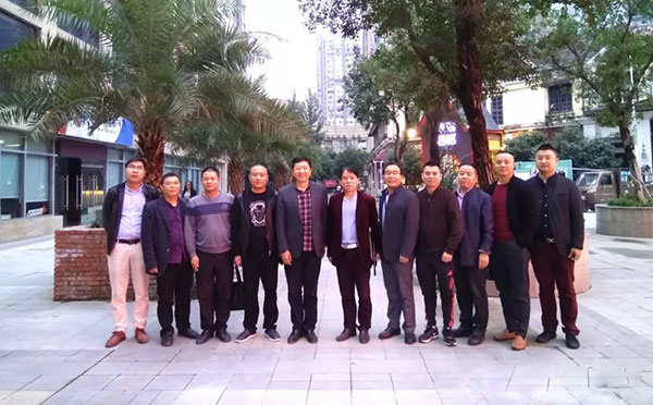 重庆市木门行业协会召开配套厂商座谈会