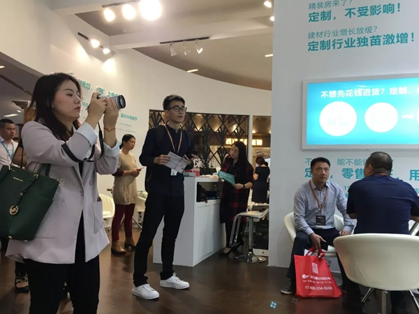 亚丹家居“陶”上添花,引爆招商现场!