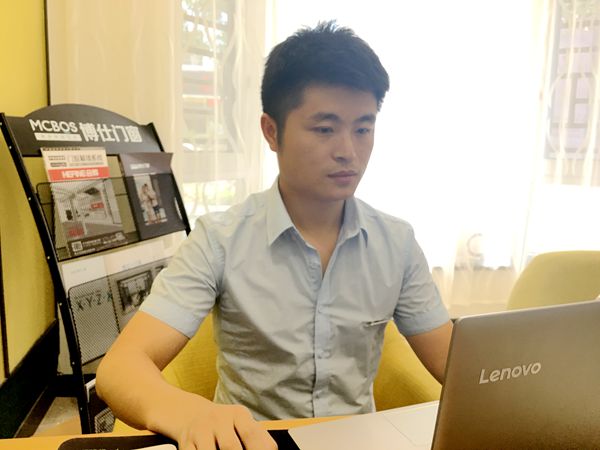 博仕门窗明星经销商贺总:品质保障,坚持服务第一
