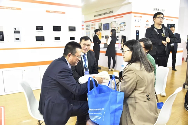 狄耐克在2018北京安博会W1馆C43恭候您的光临！