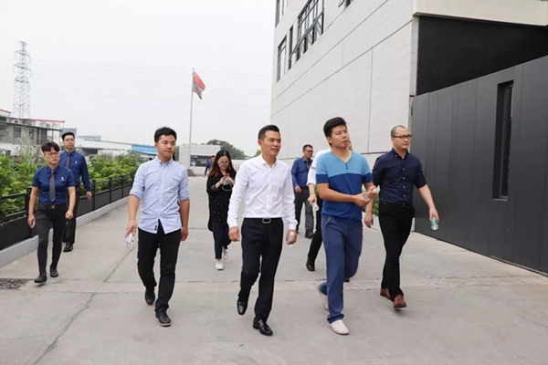 红星美凯龙集团领导莅临百利玛门窗参观指导