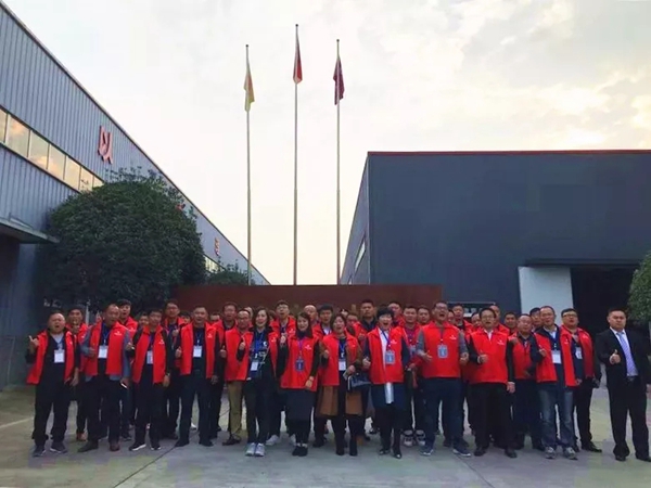 莱茵艾格衣柜匹兹堡系列惊艳发布,共赢之路再添36城