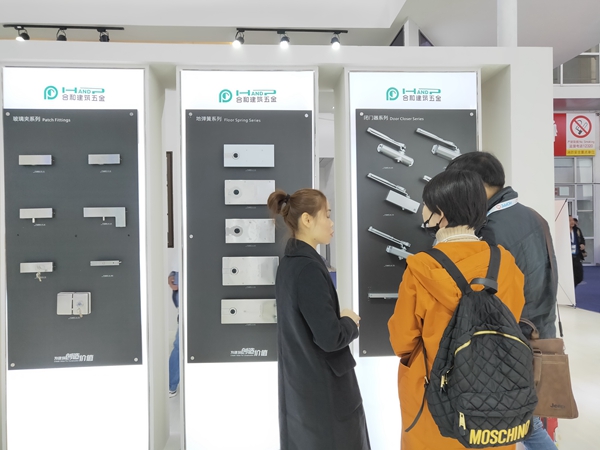 2018FBC门窗幕墙展 | 合和建筑五金销售中心总经理曹达文：引领行业发展