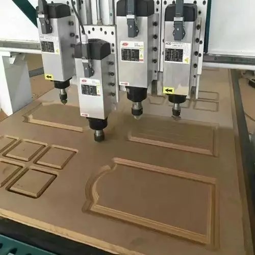 榕大百年衣柜品牌的橱柜生产线项目正式确立