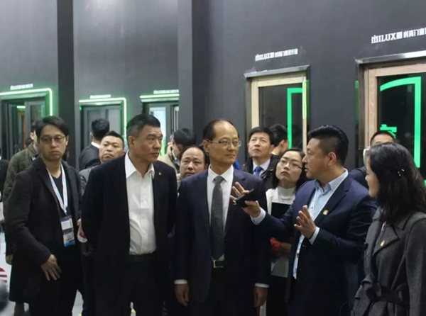 2018FBC门窗幕墙展丨米兰之窗荣获第三届金轩奖多项大奖！