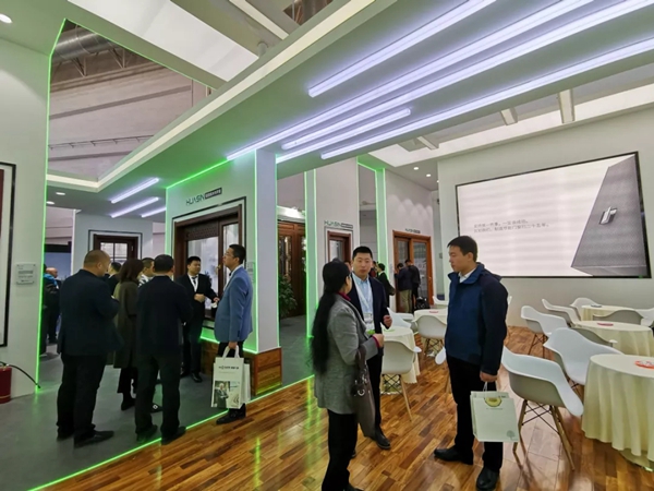 2018FBC门窗幕墙展丨第二天华兴节能门窗在W1.102持续绽放!