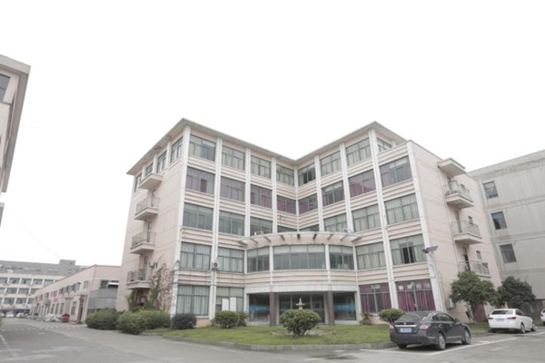 城市素颜墙布总经理夏丽娟：给消费者安全温馨的家！