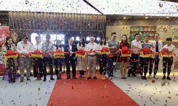 践行家居新零售,菠萝家东莞线下体验中心正式开启!