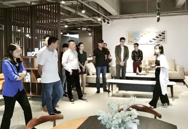 践行家居新零售,菠萝家东莞线下体验中心正式开启!
