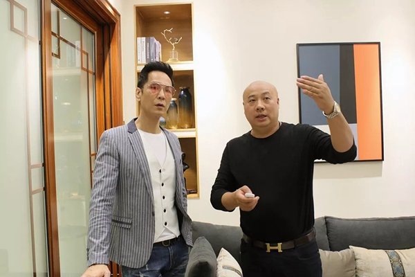 派雅门窗从化店新模式开展 香港著名影星陈启泰先生亲临点赞