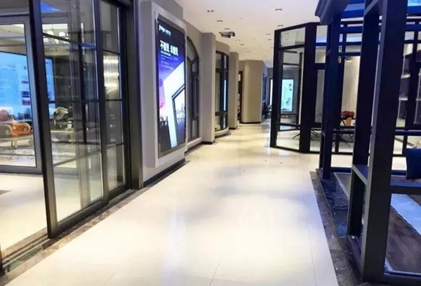派雅门窗从化店新模式开展 香港著名影星陈启泰先生亲临点赞