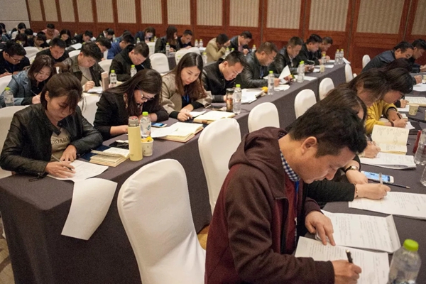 风鸟整装2018全国经销商销售培训大会圆满落幕