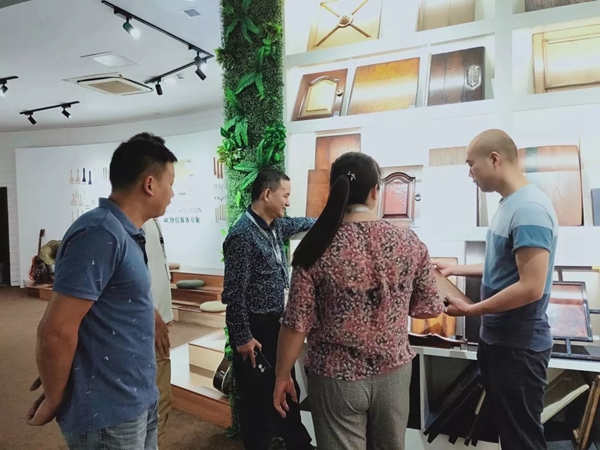华润涂料全国展示中心参观人数激增！2019家具新品值得期待