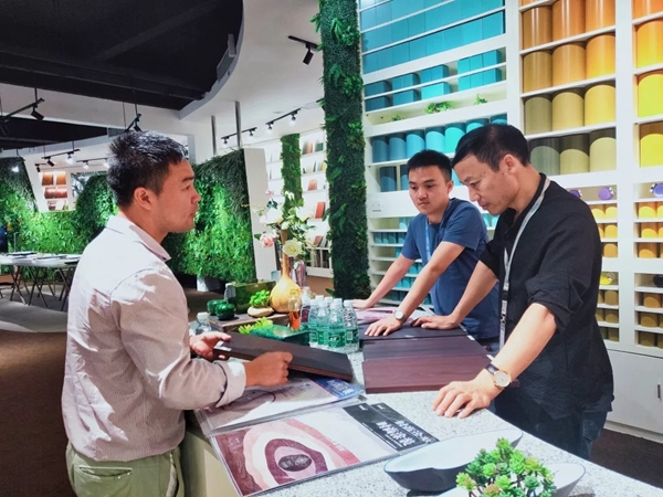 华润涂料全国展示中心参观人数激增！2019家具新品值得期待