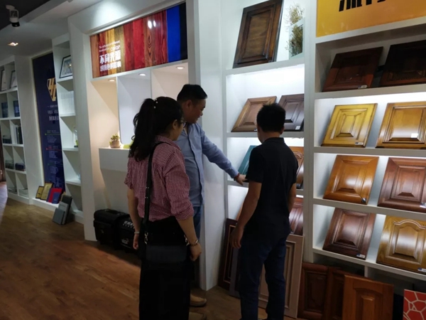 华润涂料全国展示中心参观人数激增！2019家具新品值得期待