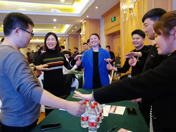 铂顿·卡莎墙布河南郑州站招商培训会圆满结束！