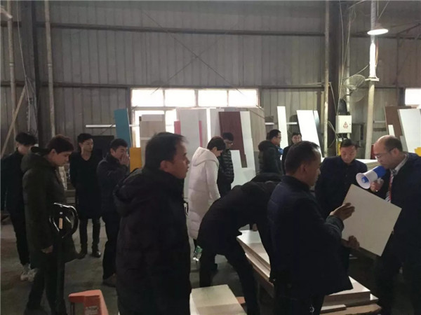 鼎配全屋定制“一言九鼎”2018财富峰会成功举行