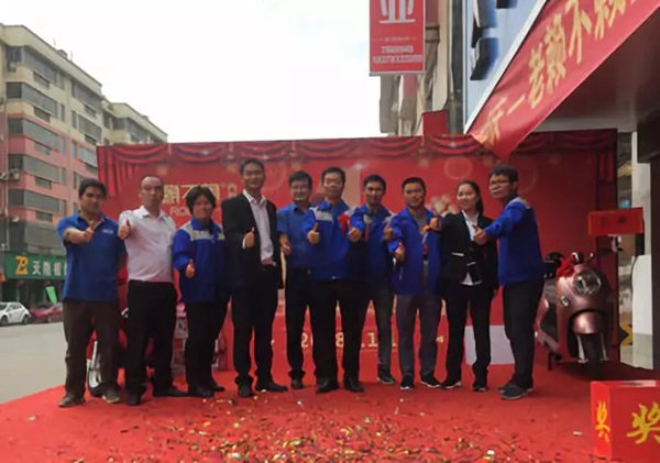 老赖不赖门窗抢占双11先机，平乐店一周年庆隆重举行！