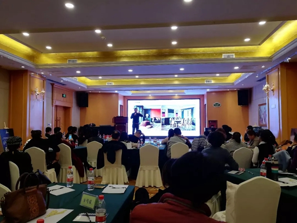 铂顿·卡莎墙布河南郑州站招商培训会圆满结束！