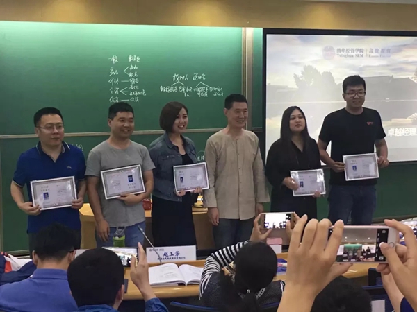 可罗雅无缝墙布经销商王昱儿：年轻，是创新设计理念的关键