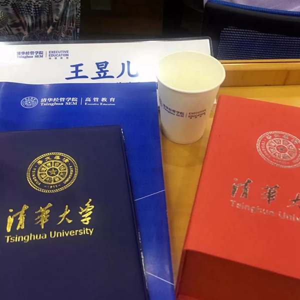 可罗雅无缝墙布经销商王昱儿：年轻，是创新设计理念的关键