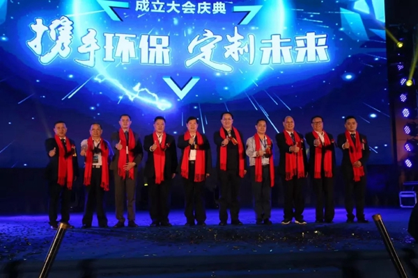 广东华隆涂料实业有限公司当选广州市定制家居行业协会副会长 广东华隆涂料实业有限公司当选广州市定制家居行业协会副会长