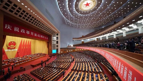 卫朗铝艺致敬改革开放40周年：不忘初心，勇立潮头，奋勇搏击！