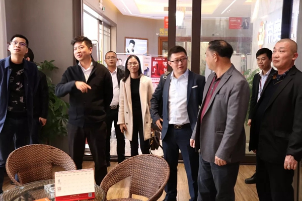 居然之家总部领导莅临帝奥斯考察并作深入交流！