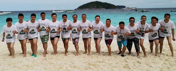 谋商道 汇英豪 | 思诺尔家2018年度杰出经销商国际行