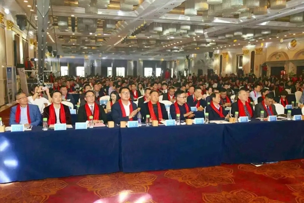 新豪轩门窗荣获“广东省门业协会示范单位”称号！