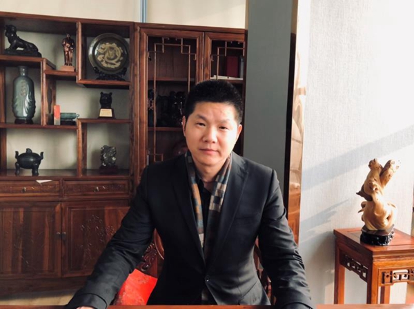 蓝韵环保无缝墙布总经理赵清华:严控生产,产品全面化发展!