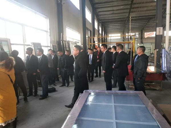 方泽门窗2018“财富新时代，领跑大未来”大型财富峰会取得圆满成功