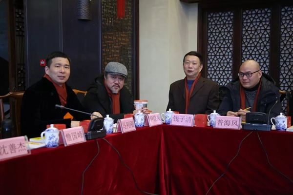 嘉力丰在中国墙纸墙布行业发展趋势论坛与多家品牌签订战略合作意向书！
